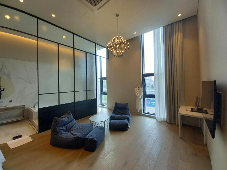 Hotel Libre ซีฮึง ภายนอก รูปภาพ